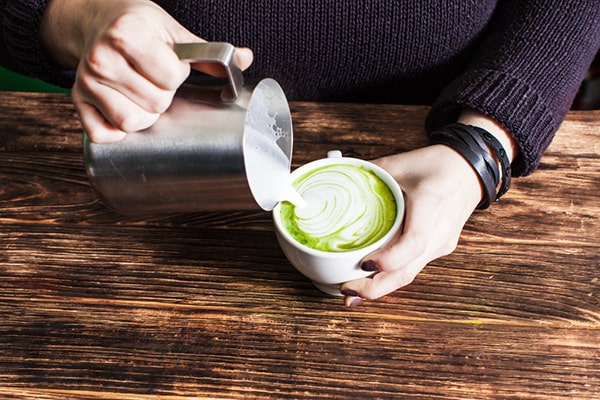 Best Matcha Tea - Making a Latte