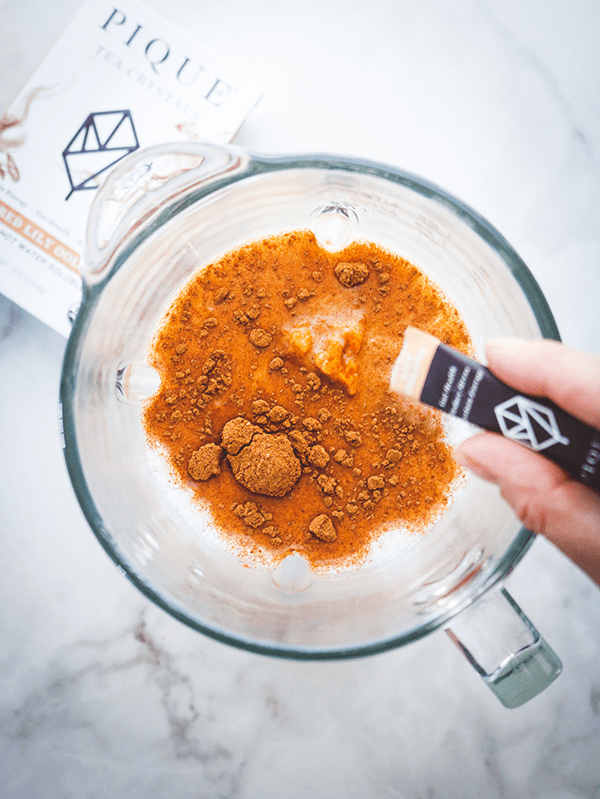 Lily Oolong Pumpkin Spice Breakfast Smoothie Preparation