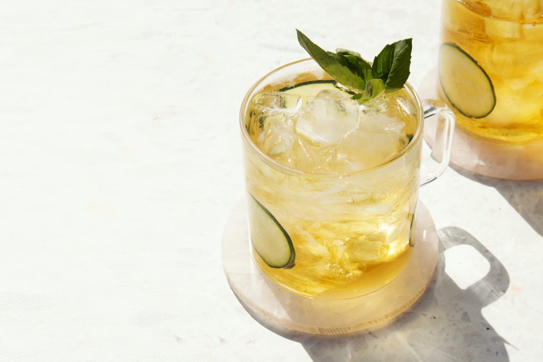 8 Amazing White Tea Benefits and Traditional Uses