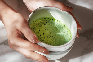 What happens at a Japanese tea ceremony-