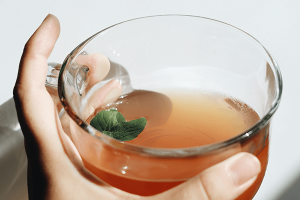 How do you make kombucha at home-