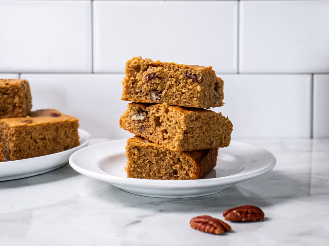 Maple-Cinnamon Pecan Blondies